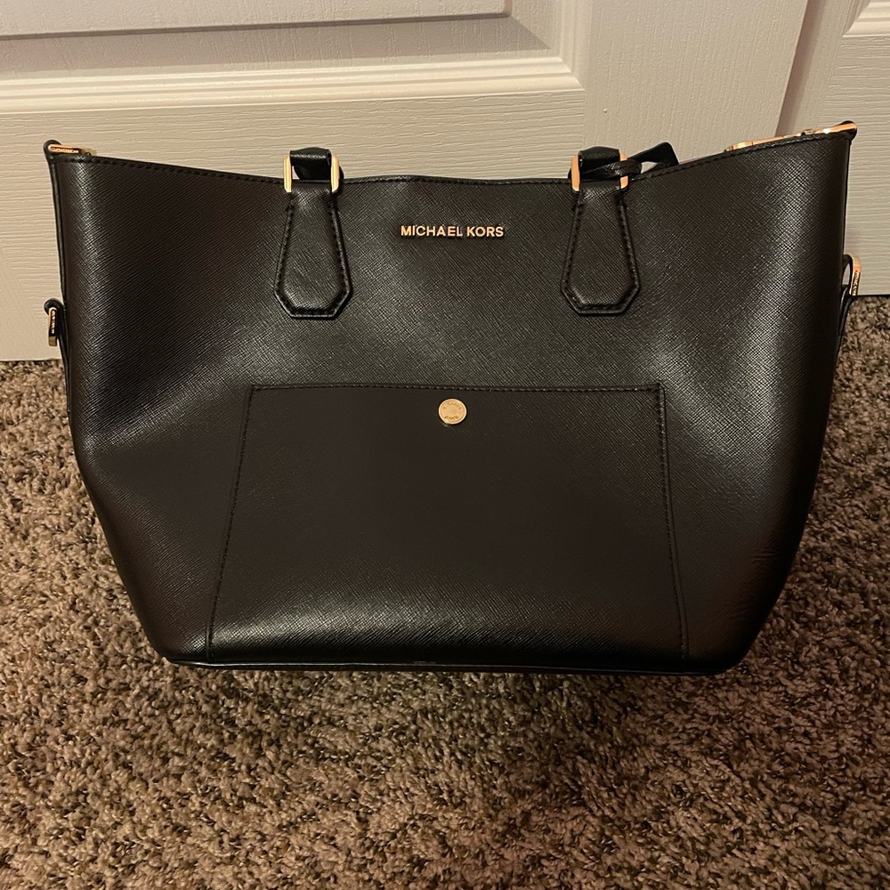 Authentic Michale Kors pebble leather purse